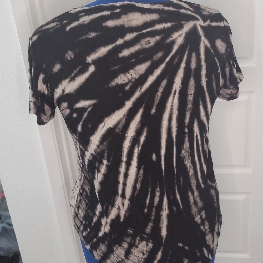 Tryst Black and Cream Tye Dye Tee
